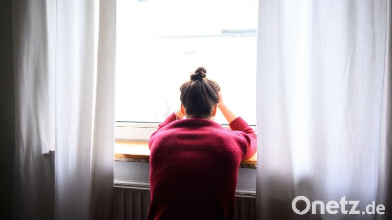 Viele Menschen mit ME/CFS fühlen sich mit ihren massiven Symptomen allein gelassen. Symbolbild: Jonas Walzberg/dpa