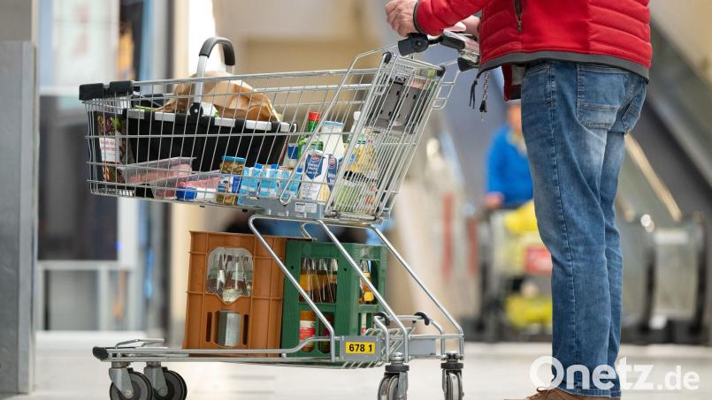 Viele Lebensmittel sind teurer geworden. (Symbolbild) Bild: Sebastian Kahnert/dpa