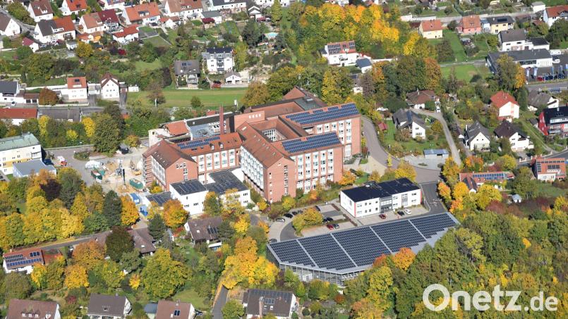 "Ihr" Krankenhaus St. Anna ist den Sulzbach-Rosenbergern heilig. Dass Landrat Richard Reisinger sich für den Erhalt der Unabhängigkeit einsetzt, wird von vielen goutiert – in Amberg hingegen hält man das für einen schweren Fehler und befürchtet ohne Kooperation mit St. Marien Nachteile für die Versorgung in beiden Städten. Archivbild: ge