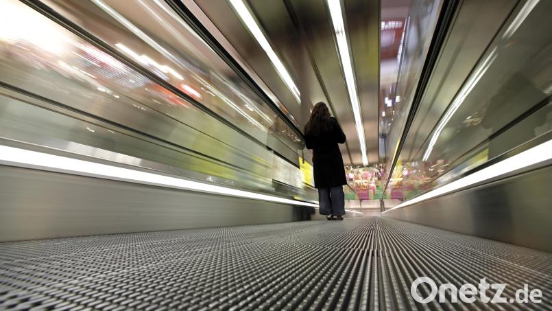 Die Staatsanwaltschaft Weiden prüfte mehrere Fälle, bei denen Menschen auf der Rolltreppe im Kaufland gestürzt waren. Schlussendlich wurden die Fälle aber eingestellt. Symbolbild: Jan Woitas/dpa