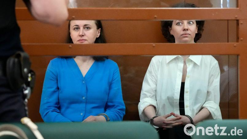 Die russische Justiz verurteilte zwei Theatermacherinnen wegen angeblicher Rechtfertigung von Terrorismus. (Archivbild) Bild: Alexander Zemlianichenko/AP/dpa