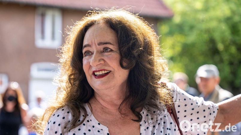 Die Künstlerin freut sich auf viele Lesungen und Bühnenauftritte. (Archivbild) Bild: David Inderlied/dpa