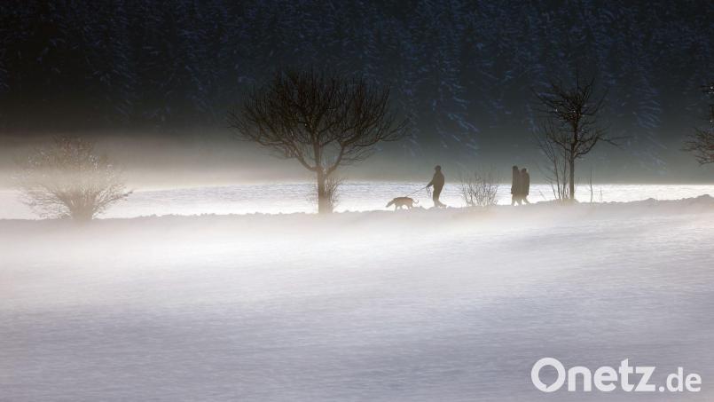 Nebel und Glätte prägen am Wochenende das Wetter in Bayern. Bild: Karl-Josef Hildenbrand/dpa