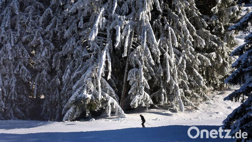 Die niedrigen Temperaturen samt Schneefall im Allgäu ließen zuletzt einen frühen Start in die Skisaison zu. (Archivbild) Bild: Karl-Josef Hildenbrand/dpa