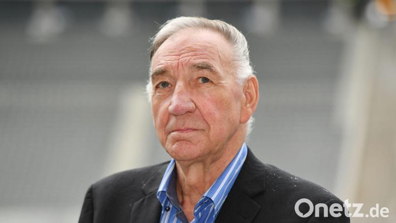 Kritischer Geist: der frühere Potsdamer Cheftrainer Bernd Schröder. (Archivbild) Bild: picture alliance / ZB