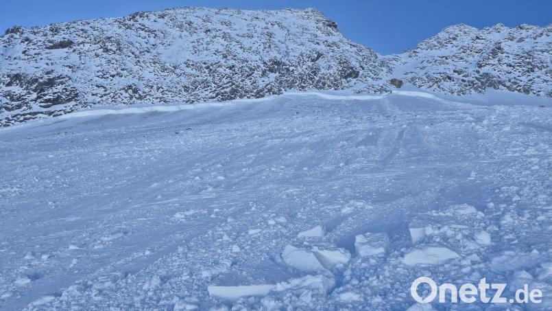 Nach dem Lawinenabgang waren insgesamt acht Menschen gerettet worden, darunter fünf Deutsche. (Archivbild) Bild: Unbekannt/BERGRETTUNG NEUSTIFT/APA/dpa