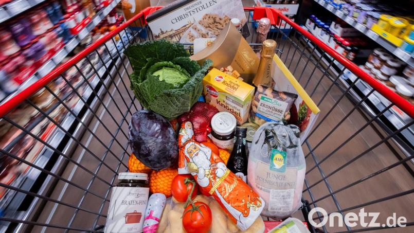 Wocheneinkauf am verkaufsoffenen Kathreinmarkt-Sonntag? In diesem Jahr war das in Weiden nicht möglich. Symbolbild: Rolf Vennenbernd/dpa