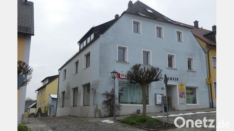 Der Stadtrat Eschenbach stimmte dem Abbruch des Anwesens Karlsplatz 26 zu. Bild: rn