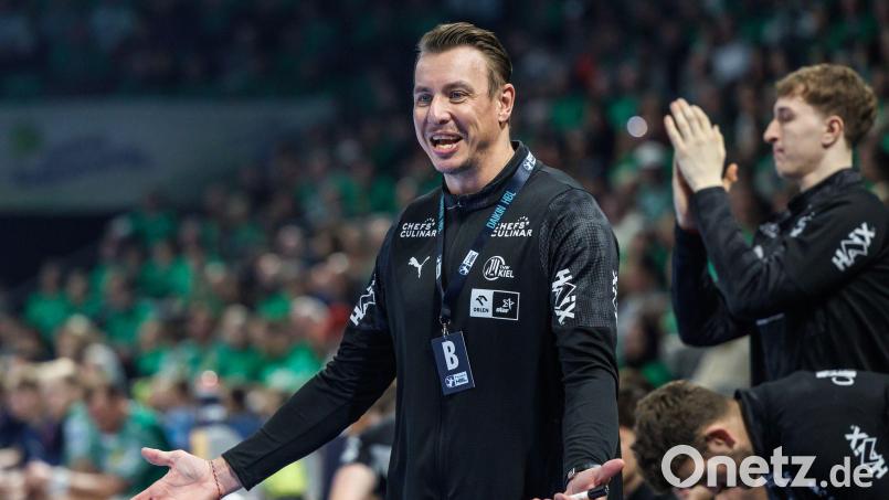 Trainer Filip Jicha und der THW Kiel spielten beim ThSV Eisenach. Bild: Andreas Gora/dpa