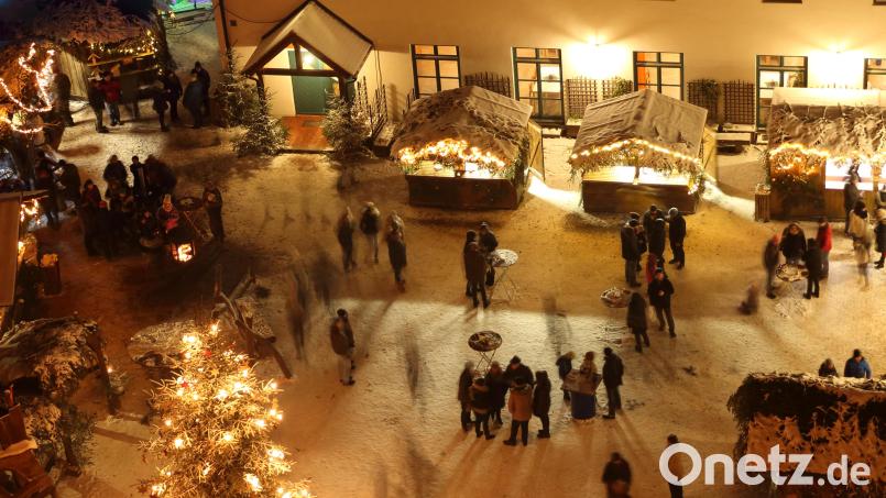 Der Winterzauber verwandelt die Burg Trausnitz in eine Zauberwelt der Formen und Farben. Bild: Erich Jäckel