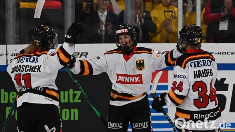 Die Eishockey-Spielerinnen dürfen sich über eine gute Nachricht freuen. (Archivbild) Bild: Markus Lenhardt/dpa