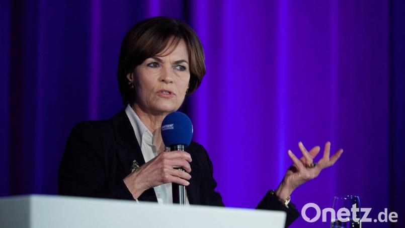 Trump-Chefin Nicola Leibinger-Kammüller schlägt vor, Ostermontag als Feiertag zu streichen. (Archivbild) Bild: Joerg Carstensen/dpa