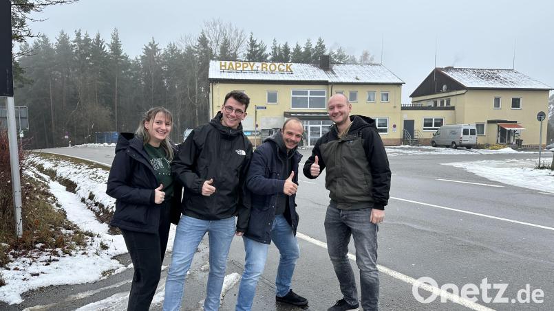 Schon um 11 Uhr kamen die Bierpong-Teilnehmer ins Happy Rock - natürlich hoch motiviert. Bild: ero