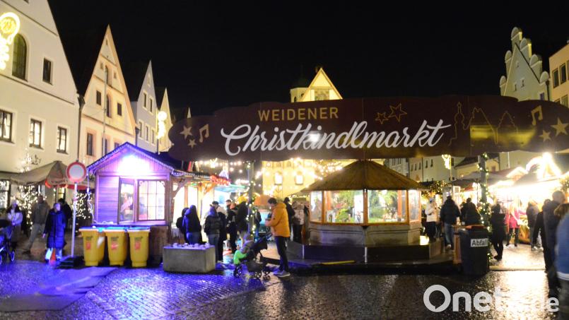 Der Weidener Christkindlmarkt ist einmal mehr ein Besuchermagnet. Bild: Kunz