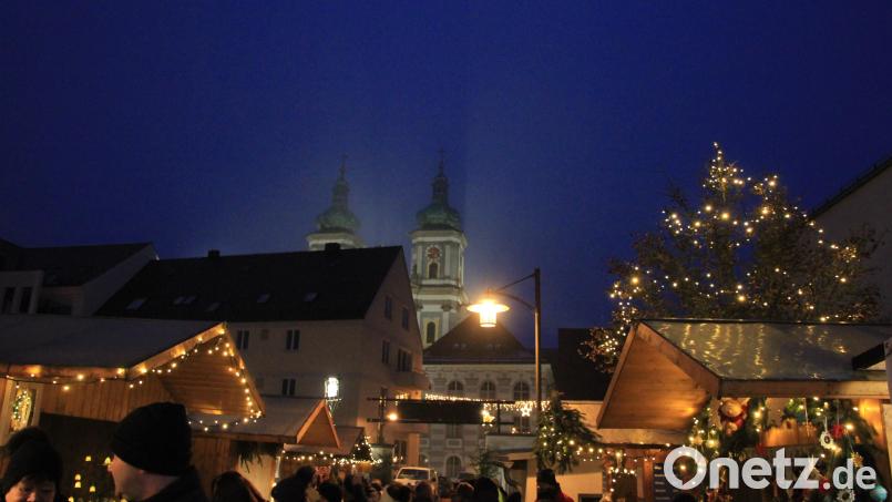 Ein tolles Panorama kennzeichnete den Waldsassener Weihnachtsmarkt. Bild: kro