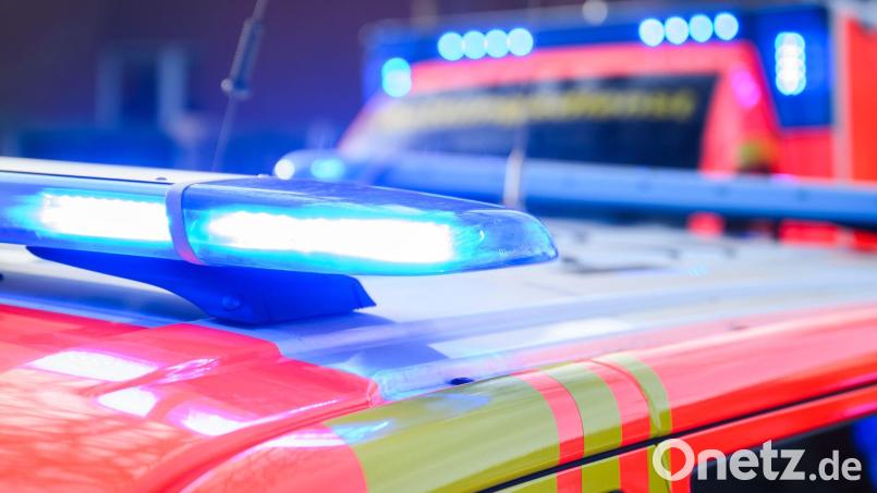 Rettungskräfte konnten den Familienvater wiederbeleben. (Symbolbild) Bild: Julian Stratenschulte/dpa