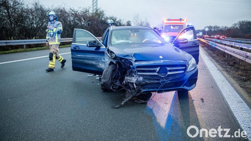 Der Fahrer eines Unfallwagens auf der A73 wurde erfolgreich wiederbelebt. Bild: David Osswald/NEWS5/dpa