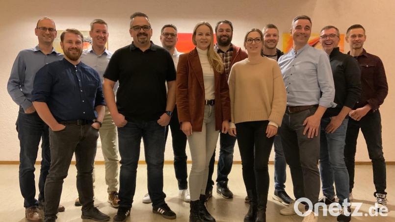 Mit diesen Kandidatinnen und Kandidaten geht die Freie-Wähler-Gemeinschaft Vorbach/Oberbibrach/Höflas in die Kommunalwahl 2026: Christian Friedrich, Florian Plößner, Martin Kräml, Peter Silber, Christian Müller, Sandra Pittner, Tom Laptas, Franziska Schmid, Stefan Schnerch, Peter Murr und Dominik Eckert (von links). Bild: FWG Vorbach/Oberbibrach/Höflas