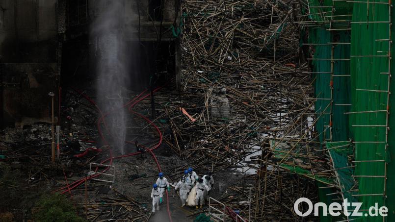 Die Sucharbeiten nach weiteren Leichen könnten noch Wochen andauern. Bild: Ng Han Guan/AP/dpa