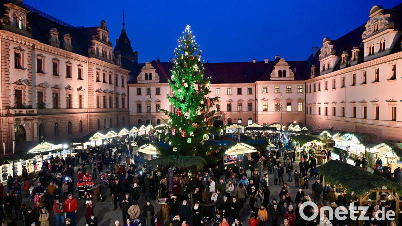 Der romantische Weihnachtsmarkt auf Schloss Thurn und Taxis. Bild: Harald Hünn