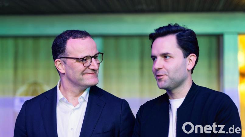 Unionsfraktionschef Jens Spahn will die jungen CDU-Abgeordneten wie Johannes Winkel überzeugen, für die Reformpläne der Koalition zu stimmen. (Archivbild) Bild: Philipp von Ditfurth/dpa