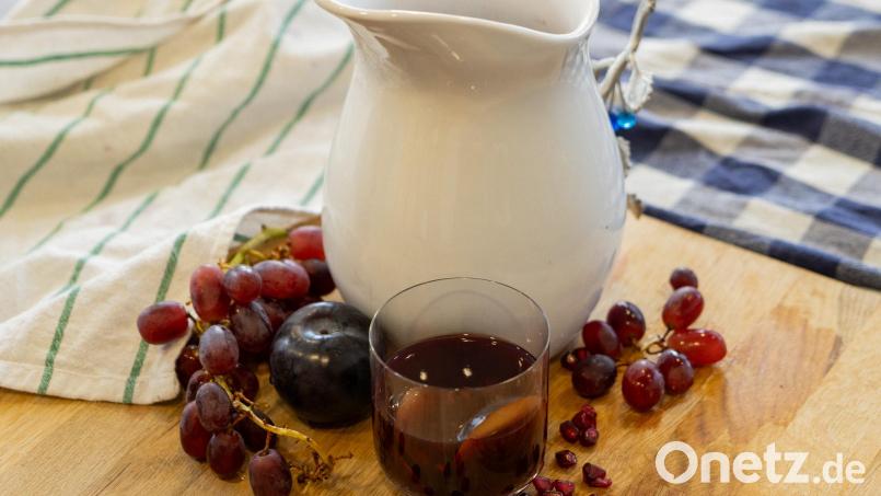 Rote Früchte und roter Wein: Ein monochromes Partygetränk. Bild: knz