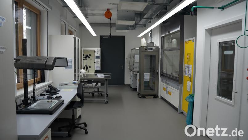 Mit dem neuen Labor sieht sich die Kriminalpolizei Weiden für die kommenden Jahre bestens gewappnet. Bild: Marco Meier