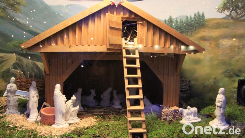 Etwas ungewöhnlich ist diese Krippe der Realschule im Stiftland mit einer Leiter zum Dachgeschoss. Bild: kro