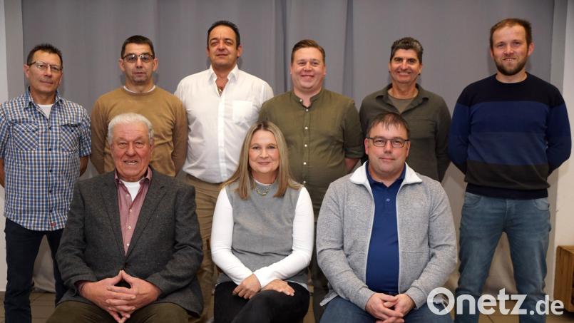 Das sind die Kandidaten der Freien Wähler für die Kommunalwahl (vorne, von links): Eberhard Besold, Sandra Lautner und Markus Schmid sowie (hinten, von links) Gerhard Müller, Stefan König, Andreas Wolf, Markus Porst, Reiner Ullmann und Matthias Pocker. Rita Hofweller war entschuldigt. Bild: bkr