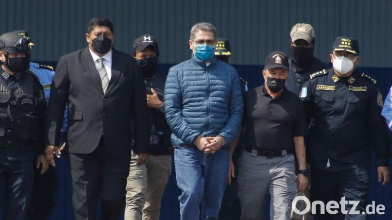 Trump will den als Drogendealer verurteilten Ex-Präsidenten von Honduras begnadigen Bild: Elmer Martinez/AP/dpa