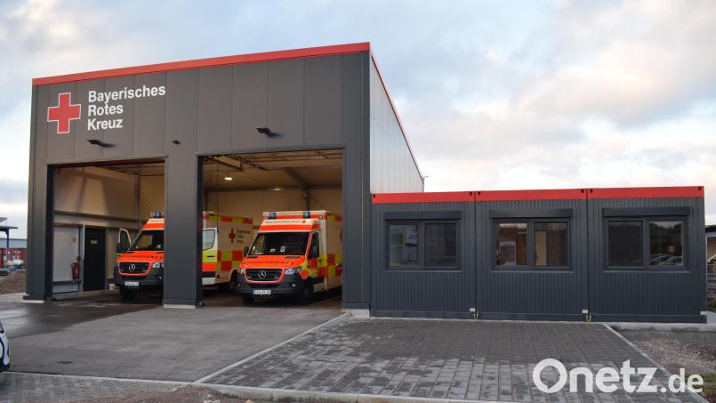 Der neue Rettungsdienststandort Wernberg-Köblitz ist ein wichtiges Glied in der Rettungskette des BRK. Zwei Rettungswägen und zwei Rettungssanitäter gewährleistet Hilfsfristen von unter zwölf Minuten. Bild: bnr