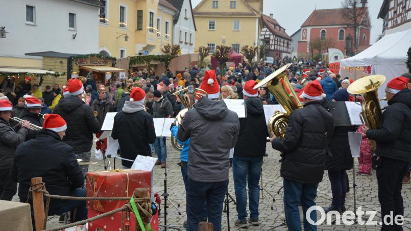 Ins Musikprogramm beim Weihnachtsmarkt in Bad Neualbenreuth bringt sich wie im Vorjahr auch die Ernestgrüner Blaskapelle ein. Sie spielt am Sonntag, 7. Dezember, ab 15 Uhr am Marktplatz. Archivbild: jr