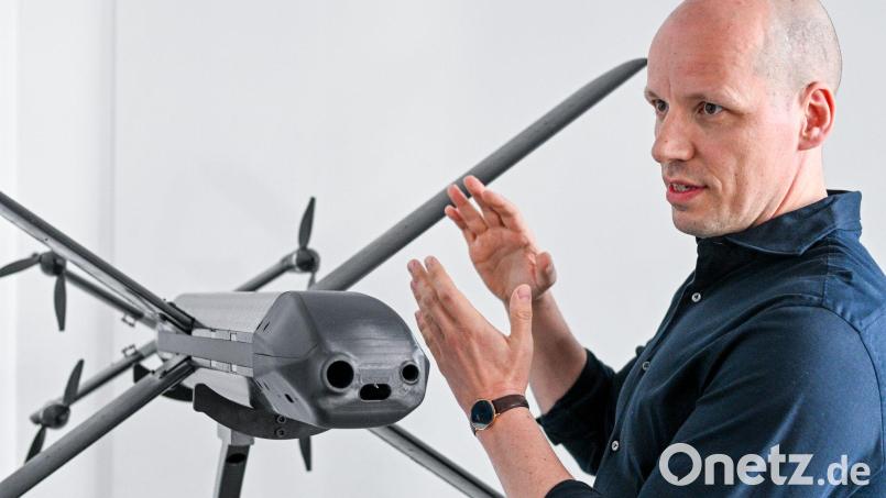 Das Rüstungsunternehmen Helsing - hier Mitgründer Gundbert Scherf - kooperiert künftig mit Schaeffler. (Archivbild) Bild: Jens Kalaene/dpa