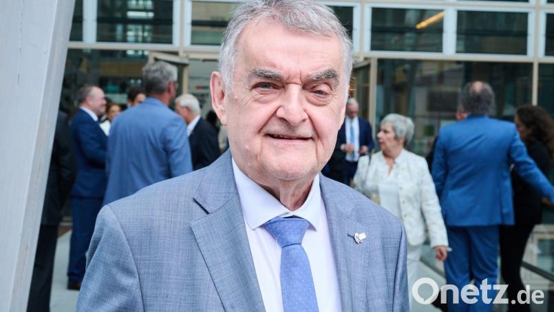 Innenminister Herbert Reul trat in der ZDF-Show „Volle Kanne“ auf (Archivfoto) Bild: Annette Riedl/dpa