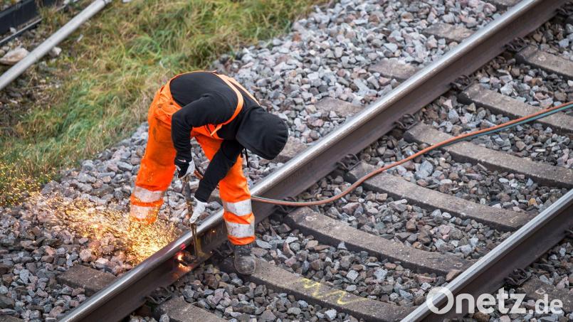 Vor allem in der Region München bekommen Pendlerinnen und Pendler den Kampf gegen Langsamfahrstellen schon zu spüren. (Symbolbild) Bild: Daniel Vogl/dpa