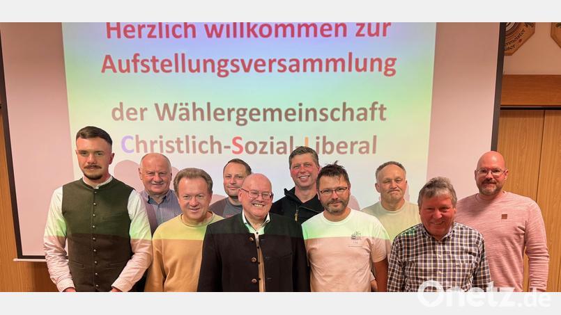 Die Wählergemeinschaft CSL Ebermannsdorf stellt ihre Kandidaten für die Kommunalwahl auf. Johann Vornlocher wird als Bürgermeister-Kandidat ins Rennen geschickt. Bild: CSL Ebermannsdorf