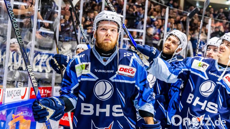 Bald ein Deutscher – oder zumindest Deutsch-Kanadier? Eher nicht: So schnell wird Tyler Ward von den Blue Devils Weiden keinen deutschen Pass bekommen – das bestätigte der Verein auf Nachfrage. Das Thema Einbürgerungen im Profieishockey ist und bleibt allgemein heikel. Archivbild: Tobias Neubert