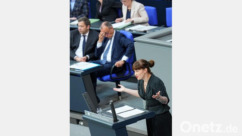 Die Enthaltung der Linken verändert die Ausgangslage für die Abstimmung am Freitag. Bild: Michael Kappeler/dpa