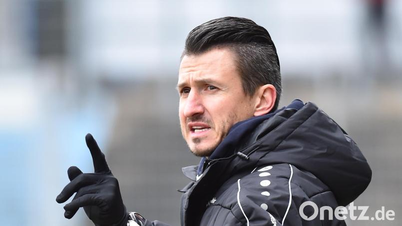 SpVgg-SV-Trainer Michael Riester hat seinen Spielern bis nach Weihnachten freigegeben. Beine hochlegen, den Kopf freibekommen, lautet sein Auftrag. Archivbild: A. Schwarzmeier