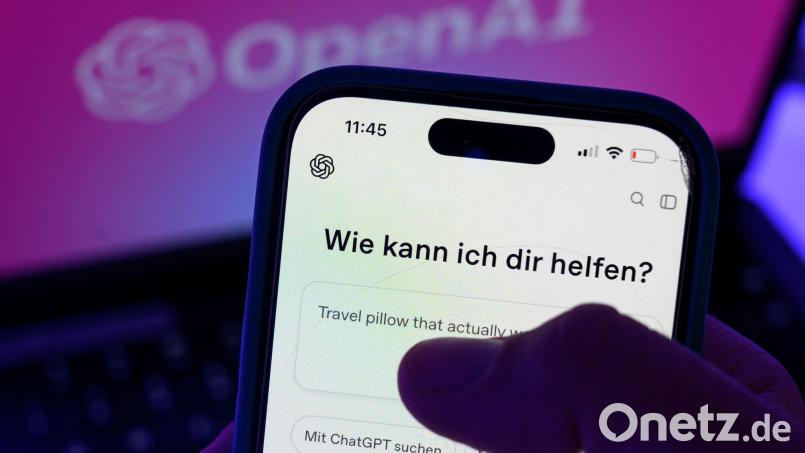 Viele lassen sich bei der Suche nach Geschenken von KI helfen. (Symbolbild) Bild: Hendrik Schmidt/dpa