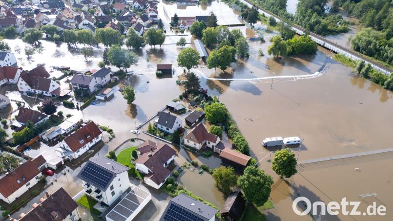 Die überflutete bayerische Ortschaft Reichertshofen im Juni 2024. Das Risiko von Überschwemmungen in Deutschland ist gestiegen. (Archivbild) Bild: Sven Hoppe/dpa