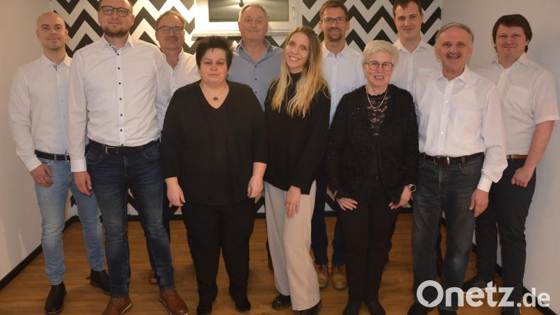 Mit diesen Kandidaten bewirbt sich die SPD Konnersreuth um ein Mandat im Marktrat. Es fehlen Tobias Wenisch und Christian Zitterbart. Ziel ist es, mindestens ein Mandat hinzuzugewinnen und den Bürgermeister mit Edgar Wenisch zu stellen. Bild: jr