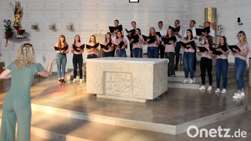 Polyphonia ist ein junger a cappella Chor, der mit Leidenschaft und Spaß an der Musik Lieder unterschiedlichster Genres und Epochen singt. Archivbild: lep