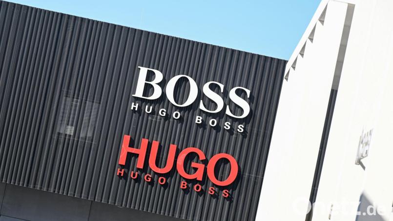 Der Modekonzern Hugo Boss rechnet für 2026 mit einem Umsatzrückgang. Erst ab dem Jahr 2027 sollen sich die Zahlen wieder verbessern. (Archivbild) Bild: Bernd Weißbrod/dpa