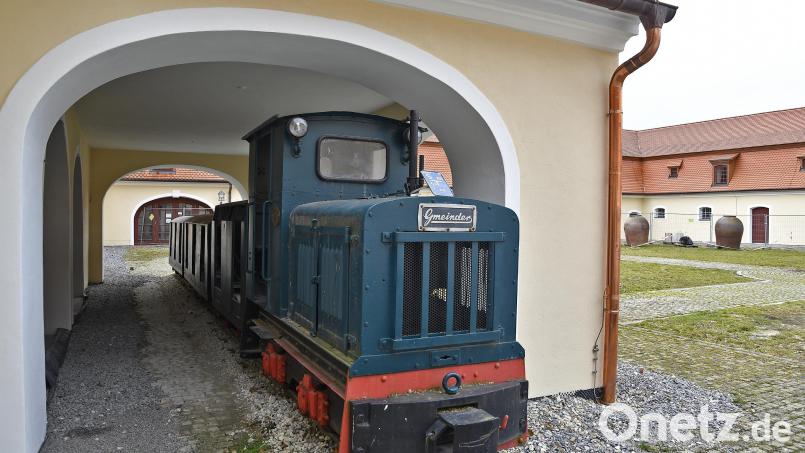 Für die historische Grubenbahn lässt der Landkreis Amberg-Sulzbach ein Gleis verlegen. Archivbild: Petra Hartl