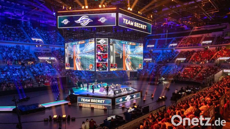 Ein E-Sport-Turnier (zum Spiel Rocket League) in Düsseldorf 2023. (Archivbild) Bild: Thomas Banneyer/dpa