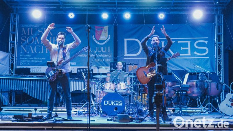 Die Band &quot;DUK3S&quot; mit Alexander Hubmann (links), Philipp Senft (Mitte) und Fabian Wismeth (rechts) spielt am 13. Dezember ihr erstes Album &quot;Itinerate Kings&quot; live im &quot;Gestern&quot; in Sulzbach-Rosenberg. Bild: Tobias Meier