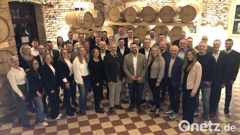 Die Kandidaten nach der Nominierung der Wählergruppe &quot;Zukunft Landkreis Tirschenreuth 2025&quot;. Bild: wro