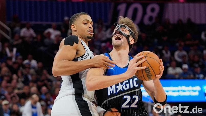 Franz Wagner erzielte gegen die Spurs 25 Punkte, sein letzter Wurf wurde aber geblockt. Bild: John Raoux/AP/dpa