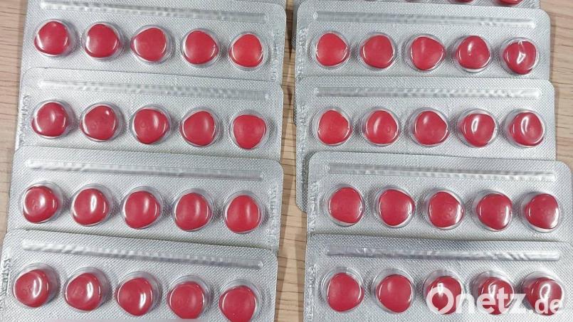 Bundespolizisten haben bei einer Kontrolle am Grenzübergang Furth im Wald illegale Potenzmittel bei zwei Männern gefunden. Bild: Bundespolizei